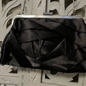NWOT! STEVE MADDEN SWEET SILKY BLACK SMALL EVENING PURSE WITH CHAIN